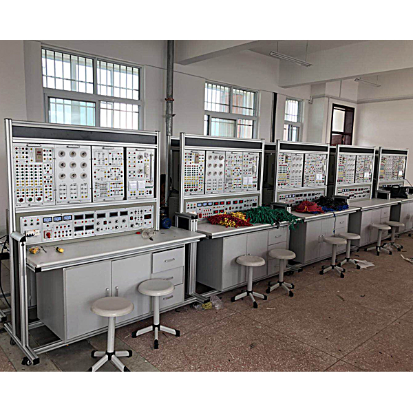 電工電子綜合實(shí)訓(xùn)臺(圖1) 電工電子綜合實(shí)驗(yàn)臺,透明液壓注塑機(jī)演示實(shí)驗(yàn)裝置